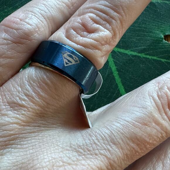 BOGO FREE New size 7 unisex Superman blue steel ring - Picture 6 of 6